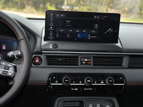 New 2026 Honda Pilot Sport image 9