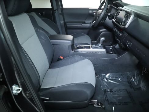 Certified 2023 Toyota Tacoma TRD Off-Road AWD/4WD image 33