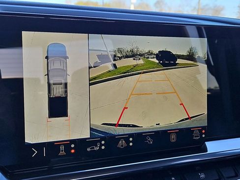 Used 2024 Chevrolet Silverado 1500 High Country w/ High Country Premium Package image 13