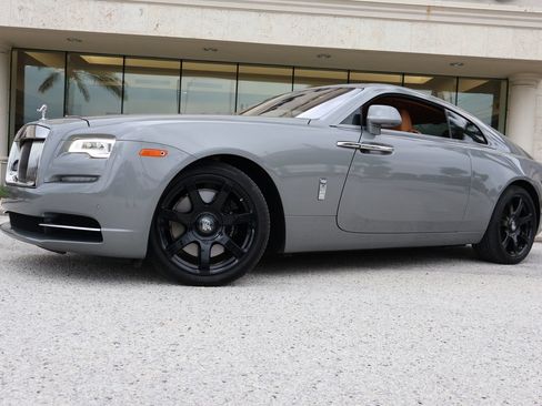 Used 2019 Rolls-Royce Wraith RWD image 1