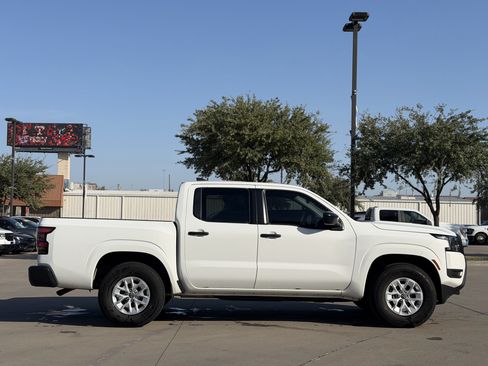 Used 2025 Nissan Frontier S RWD image 3