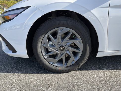 New 2026 Hyundai Elantra Blue image 11