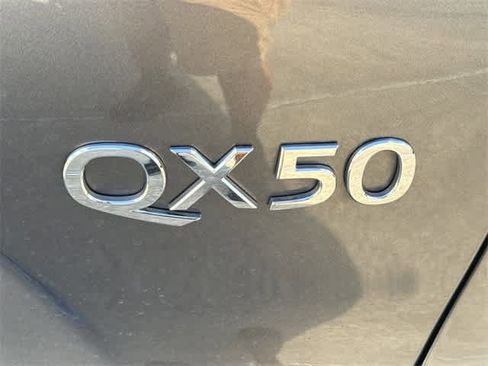 Certified 2022 INFINITI QX50 Luxe image 5