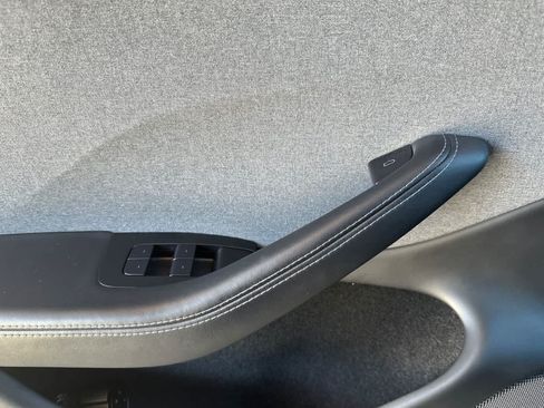 Used 2024 Tesla Model 3 Standard Range RWD image 12