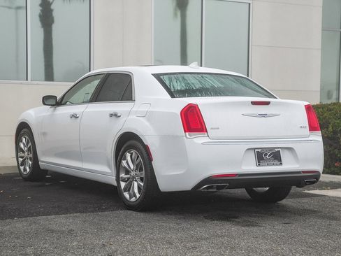 Used 2018 Chrysler 300 Limited image 4