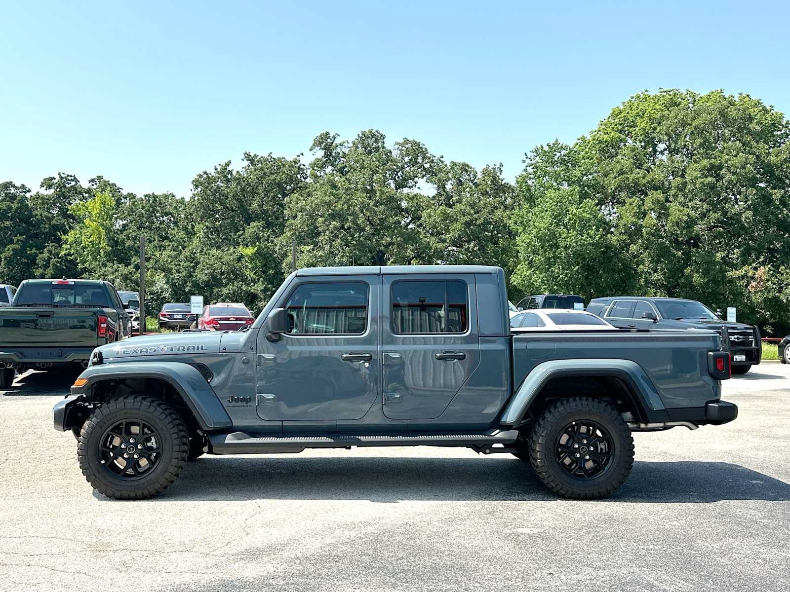 New 2026 Jeep Gladiator Sport AWD/4WD image 12