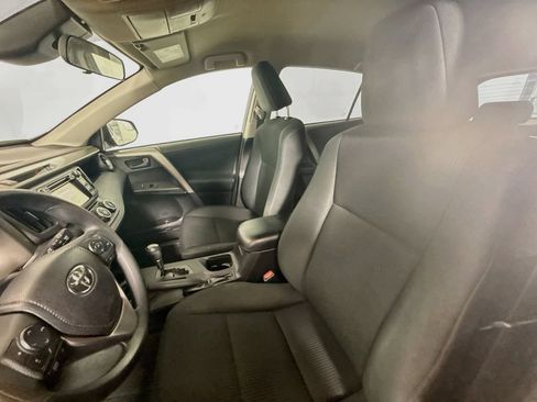 Certified 2018 Toyota RAV4 LE FWD image 18