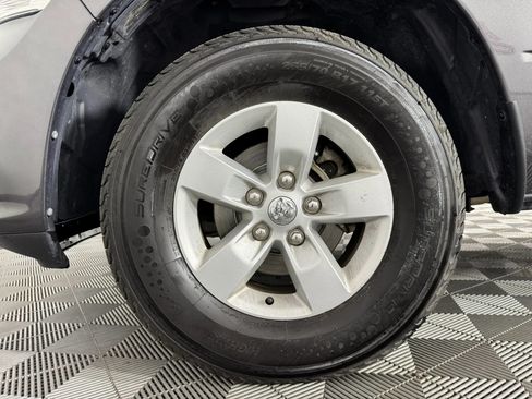 Used 2018 RAM 1500 Express AWD/4WD image 37