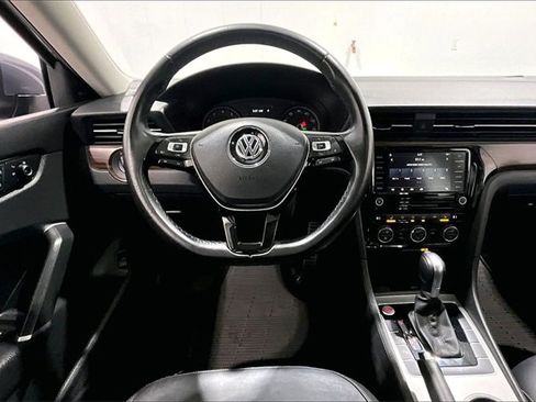 Used 2020 Volkswagen Passat 2.0T SEL image 8