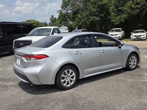 Used 2022 Toyota Corolla LE FWD image 11