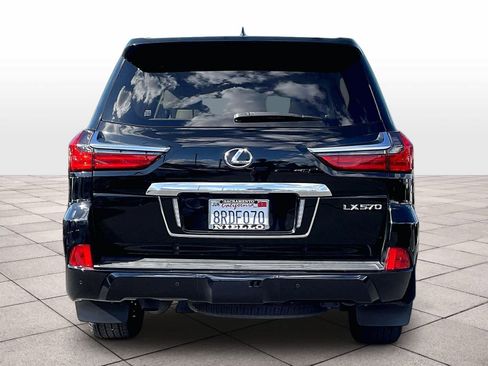 Used 2020 Lexus LX 570 4WD w/ Luxury Package image 5