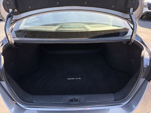 Used 2024 Nissan Sentra SV FWD image 35