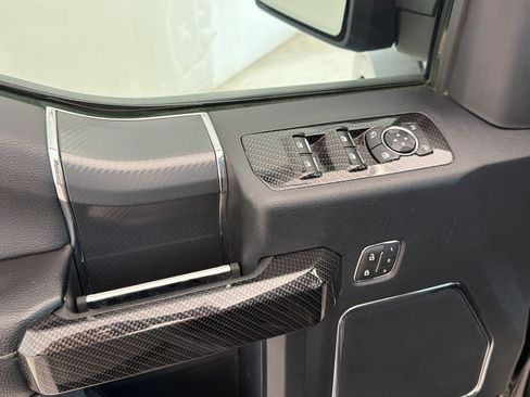Used 2019 Ford F150 Lariat w/ Equipment Group 502A Luxury AWD/4WD image 15