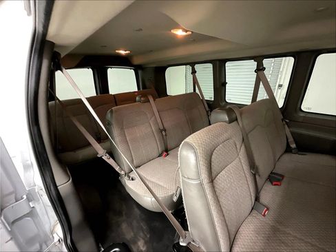 Used 2020 Chevrolet Express 2500 LT w/ LT Preferred Equipment Group RWD image 14