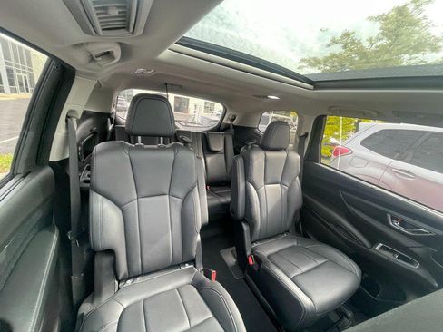Used 2023 Subaru Ascent Limited w/ Technology Package AWD/4WD image 5