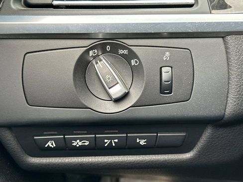 Used 2013 BMW M6 Convertible image 28