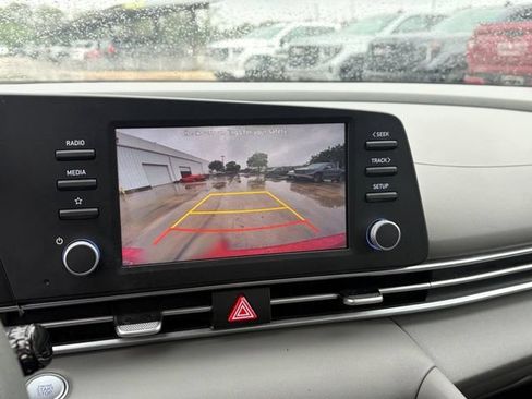 Used 2023 Hyundai Elantra SEL FWD image 11