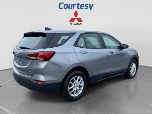 Used 2024 Chevrolet Equinox LS AWD/4WD image 7