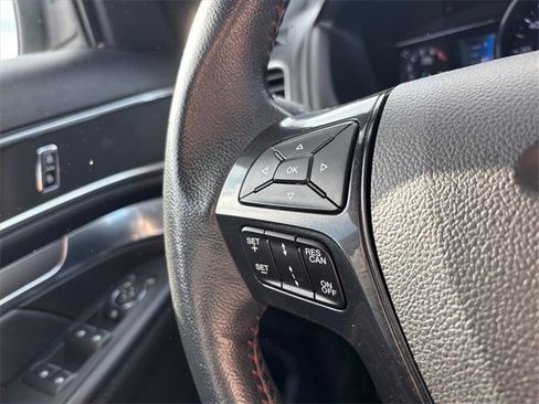 Used 2018 Ford Explorer Sport w/ Ford Safe & Smart Package image 17