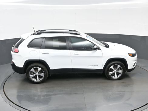 Used 2022 Jeep Cherokee Limited image 39