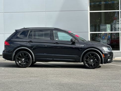 Used 2021 Volkswagen Tiguan SE R-Line FWD image 2