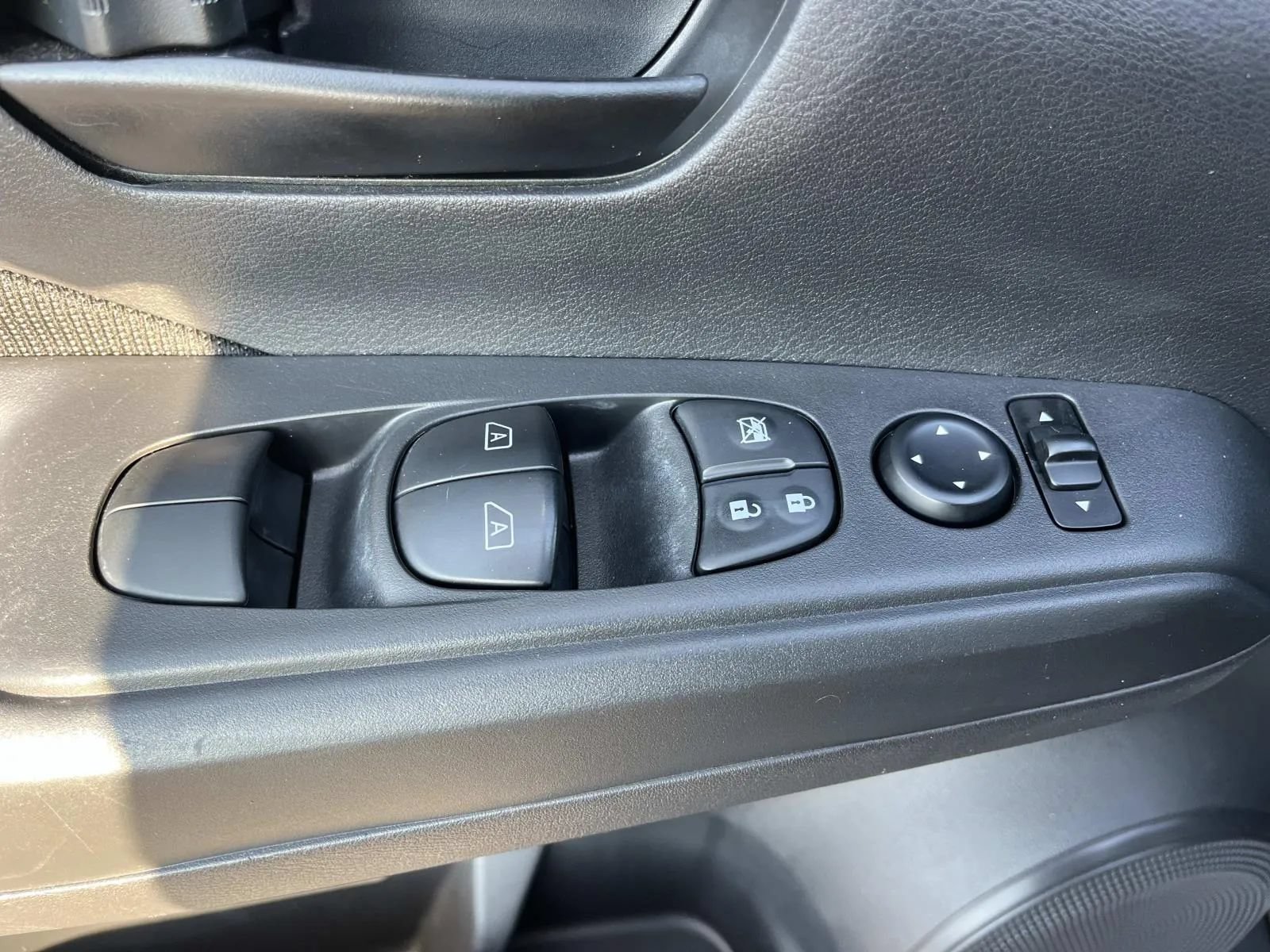 Used 2023 Nissan Kicks S FWD image 23