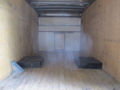 Used 2016 Ford E-350 and Econoline 350 Super Duty w/ Power Windows & Locks Group image 6