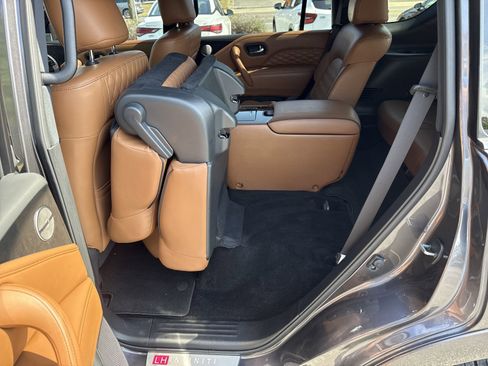 Used 2024 INFINITI QX80 Sensory w/ Cargo Package AWD/4WD image 11