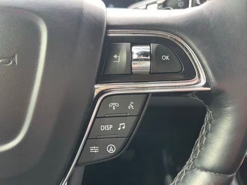 Used 2024 Lincoln Navigator Premiere image 25