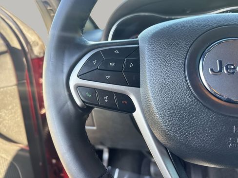 Used 2022 Jeep Grand Cherokee Laredo E image 27