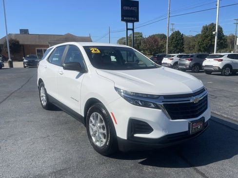 Used 2023 Chevrolet Equinox LS w/ Driver Confidence II Package image 3