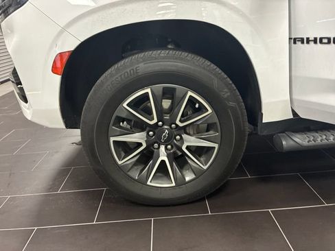 Used 2022 Chevrolet Tahoe Z71 w/ Luxury Package AWD/4WD image 28