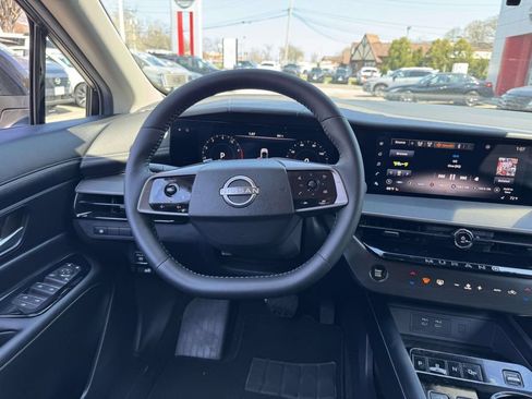Certified 2025 Nissan Murano SV AWD/4WD image 13