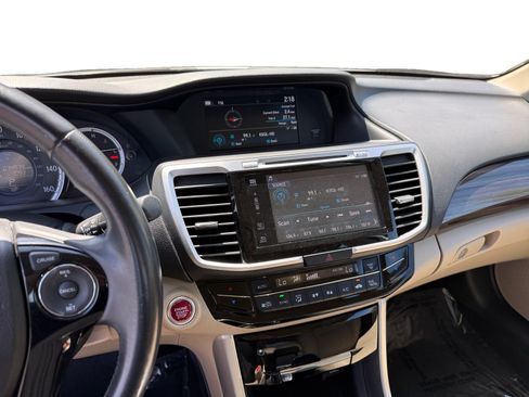 Used 2017 Honda Accord EX-L image 12