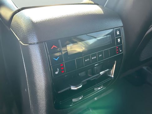 Used 2021 Jeep Grand Cherokee L Limited image 24