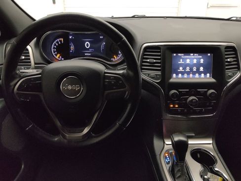 Used 2020 Jeep Grand Cherokee Laredo RWD image 22