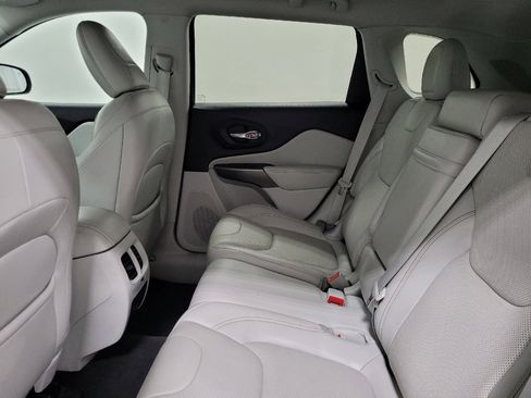 Used 2019 Jeep Cherokee Limited w/ Luxury Group image 18