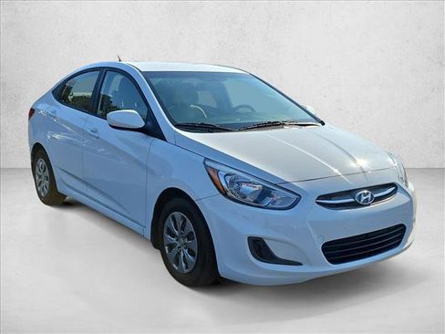 Used 2017 Hyundai Accent SE image 3