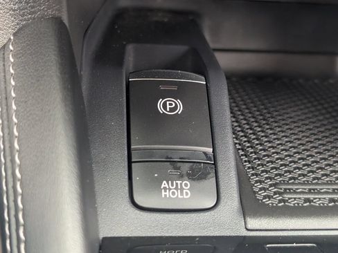 Used 2023 Nissan Kicks SR FWD image 19