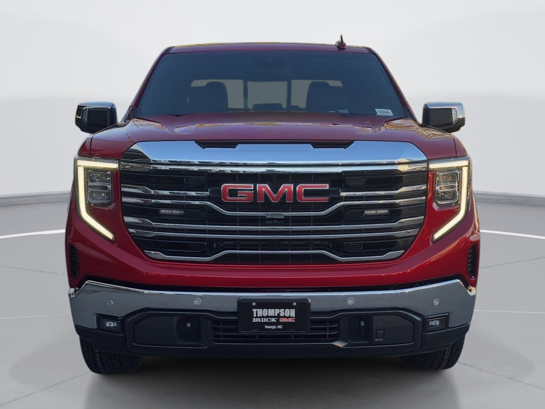 Used 2025 GMC Sierra 1500 SLT w/ SLT Premium Plus Package AWD/4WD image 8
