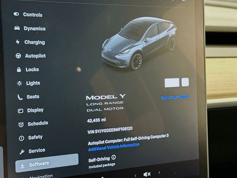 Used 2021 Tesla Model Y Long Range AWD/4WD image 19