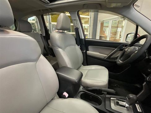 Used 2015 Subaru Forester 2.5i Limited image 25