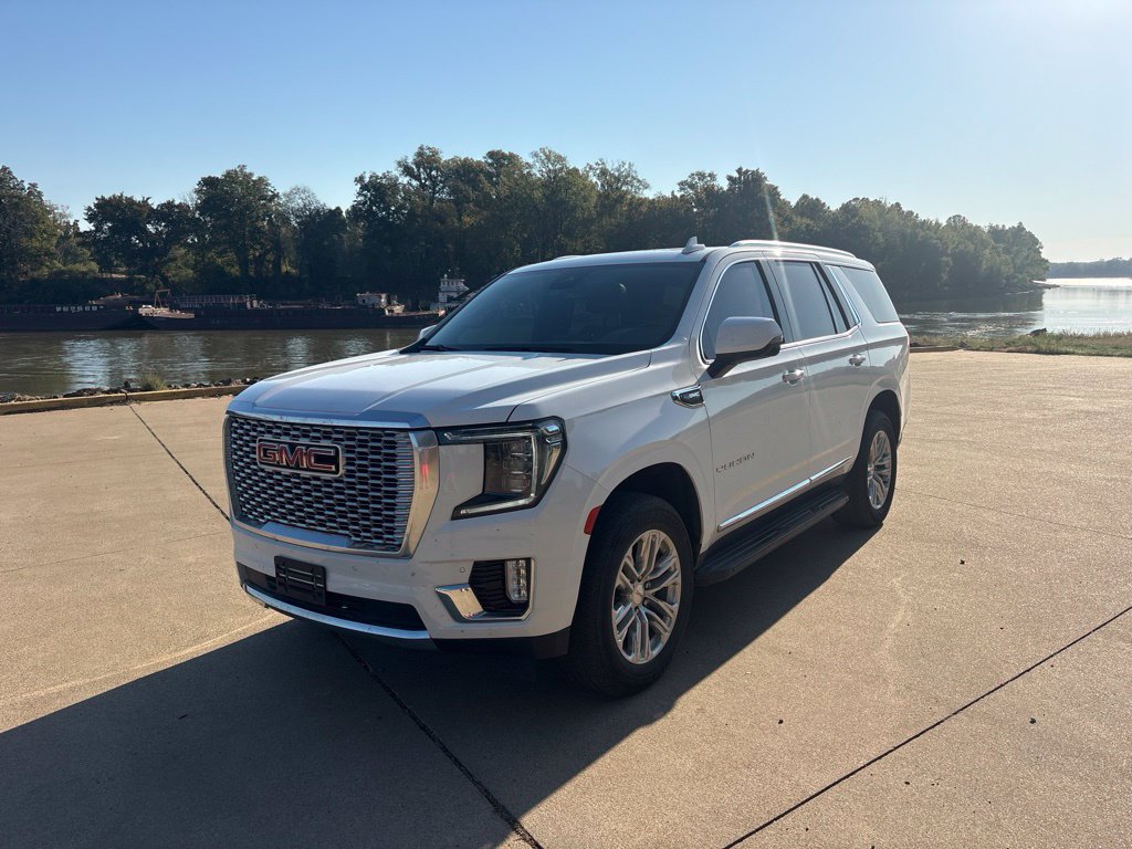 Used 2023 GMC Yukon SLT w/ SLT Premium Package RWD image 3