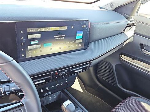 Used 2025 Nissan Kicks SR image 17