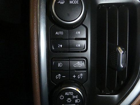 Used 2021 Chevrolet Silverado 1500 High Country w/ Technology Package image 24