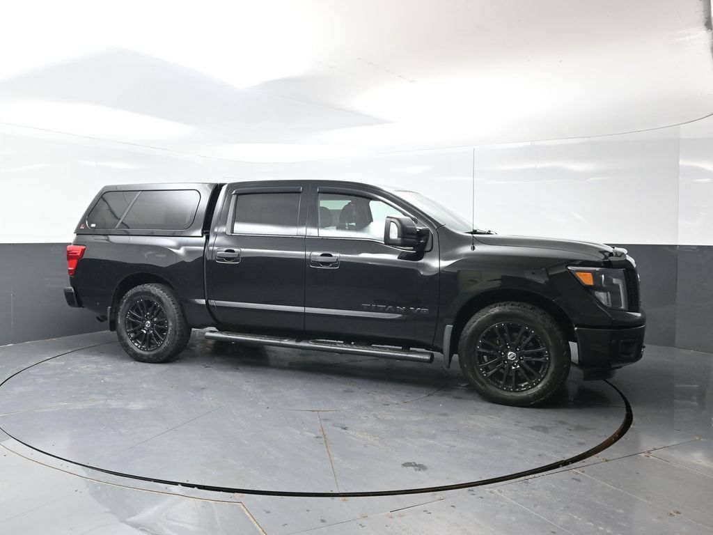 Used 2018 Nissan Titan SV AWD/4WD image 4