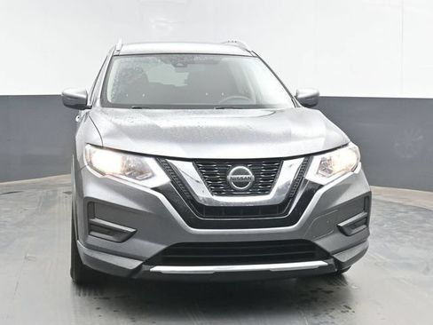 Used 2019 Nissan Rogue SV FWD image 2