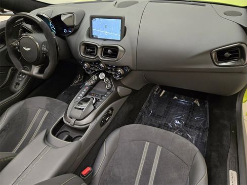 Used 2023 Aston Martin V8 Vantage image 22
