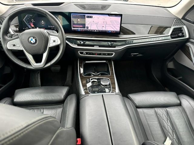 Used 2025 BMW X7 xDrive40i AWD/4WD image 19