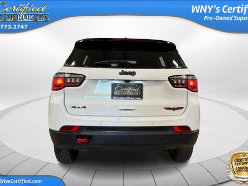 Used 2025 Jeep Compass Trailhawk AWD/4WD image 7